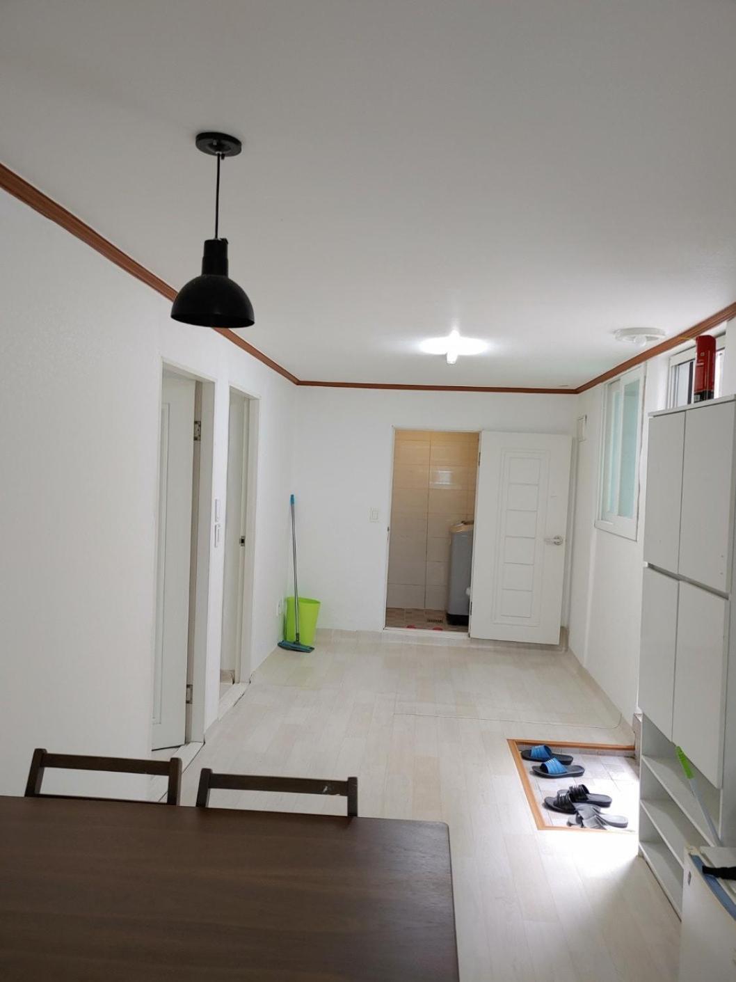 Sinchon House Apartment